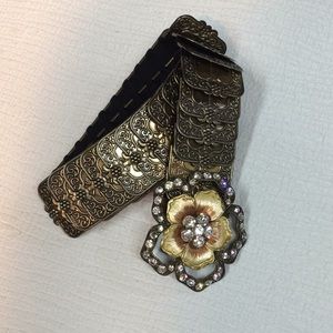 Vintage belt with metal links on elastic back